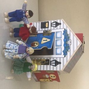 Melissa and Doug Take Along Wooden Doorbell House 4 Keys and 4 People